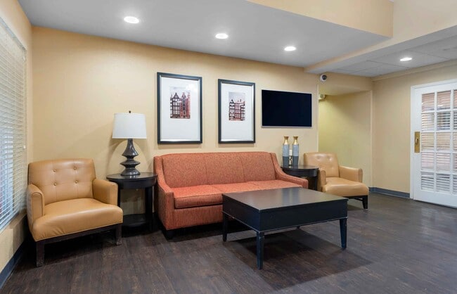 Photo - Furnished Studio-Jacksonville - Salisbury ...