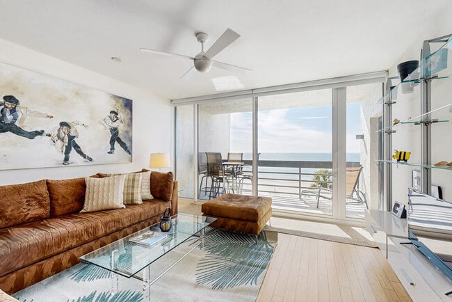 Building Photo - 1109 Gulf of Mexico Dr