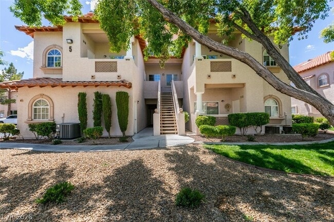 Building Photo - 2925 Wigwam Pkwy Unit 524