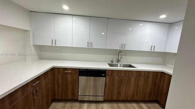 Building Photo - 10000 NW 80th Ct Unit 2364