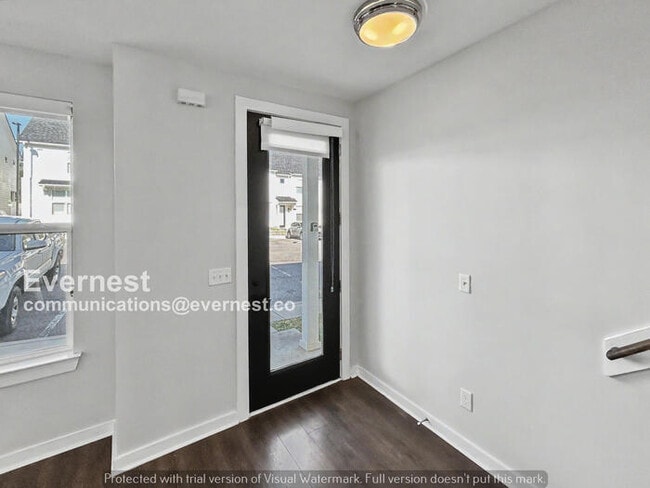 Photo - 205 Jeffries Wy