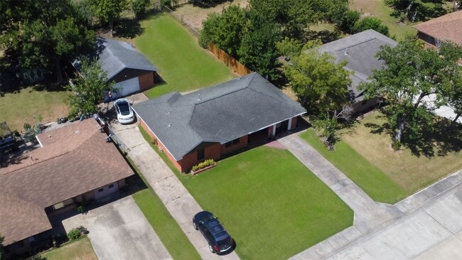 Photo - 106 Mimosa St