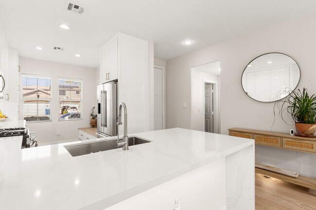 Photo - Beautifully Updated 3 Bedroom Southeast Ve...