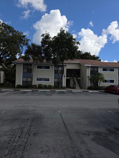 Building Photo - 1463 Lake Crystal Dr