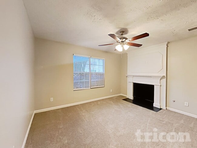 Photo - 3303 Homeward Trail