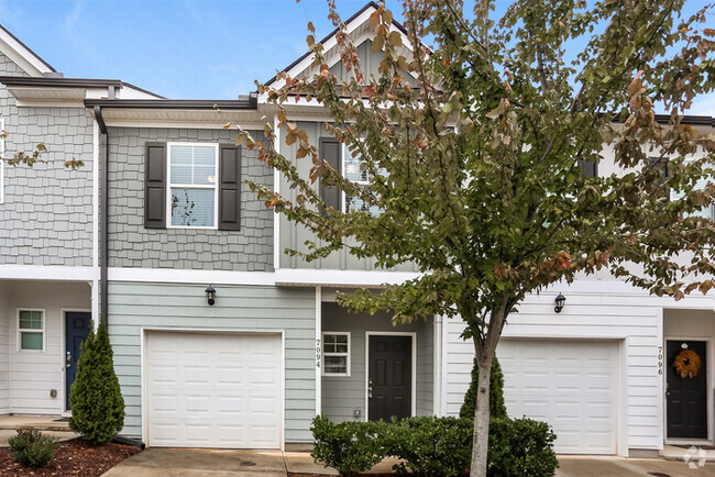 Building Photo - Modern 3-Bedroom Townhome