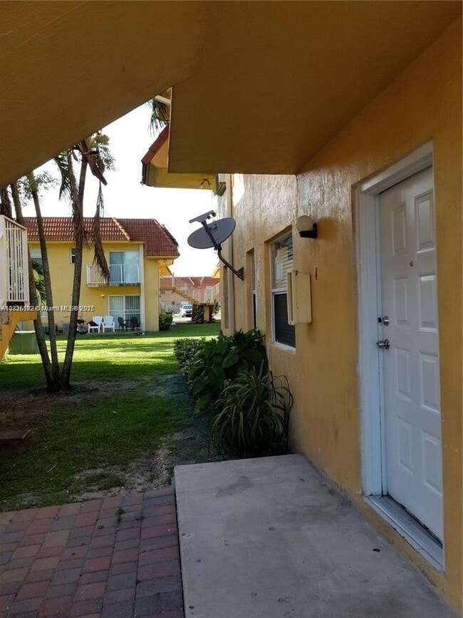 Building Photo - 7141 SW 129th Ave Unit 4-4 Rental