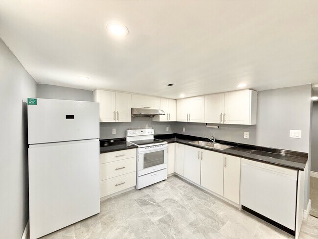 Photo - 212 Allen St E