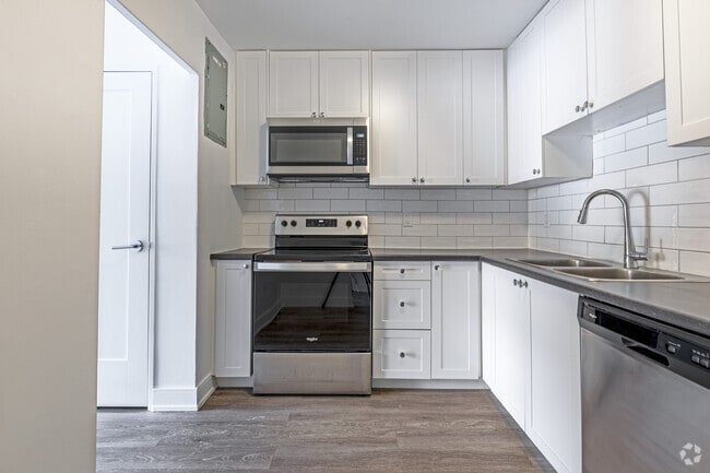 2BR, 1BA - 955SF - Kitchen