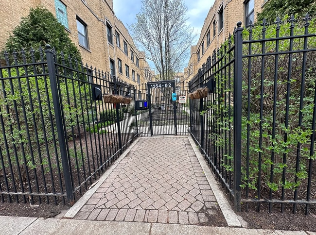 Photo - 1360 W Estes Ave Unit 2N