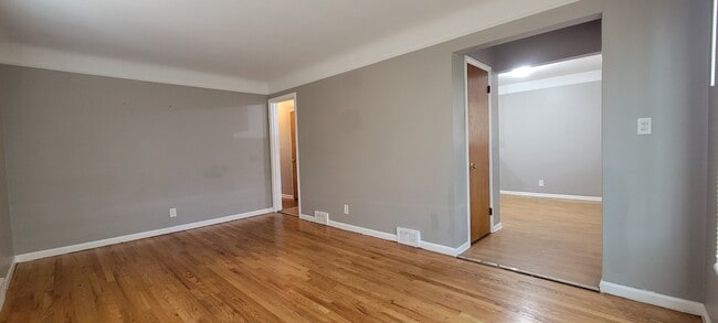 Photo - 18258 Curtain Ave