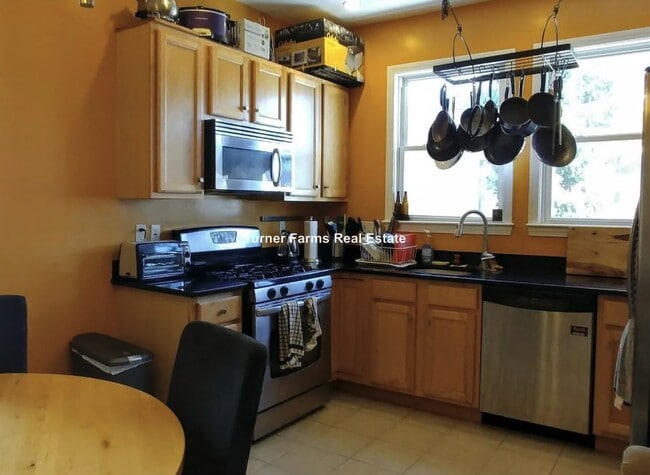 Photo - 84 Line St Unit 2