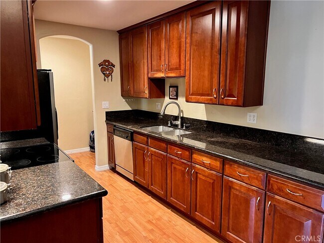 Photo - 4570 54th St