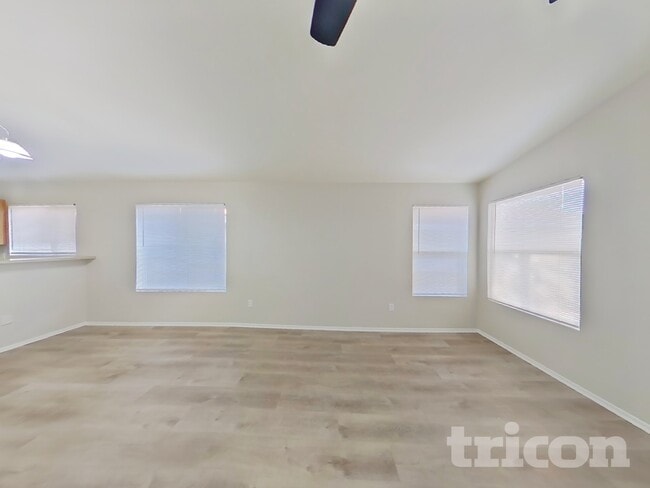 Photo - 12425 N 42nd Dr