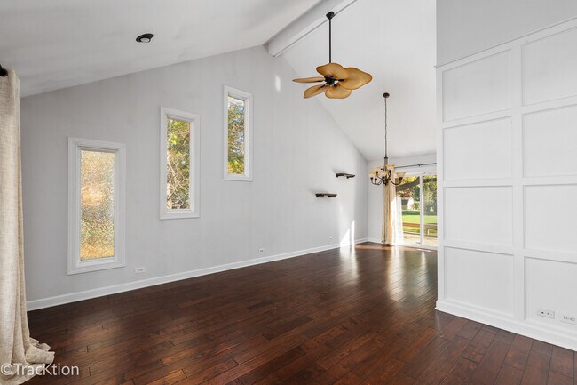 Photo - 11S639 McGrath Ln