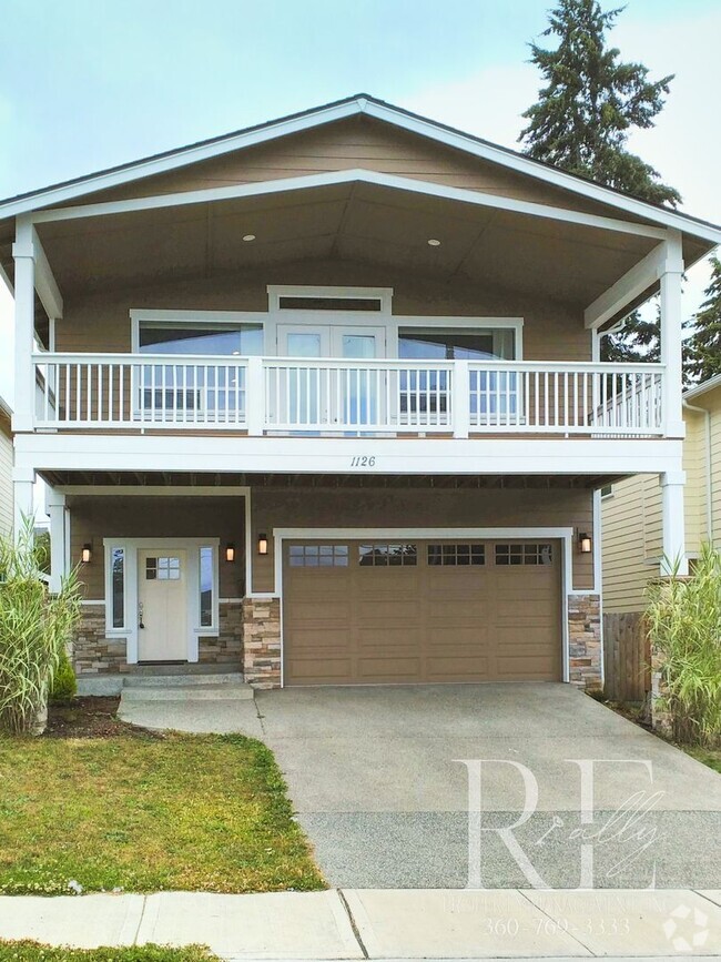 Building Photo - Contemporary Craftsmen's Style home in Man...