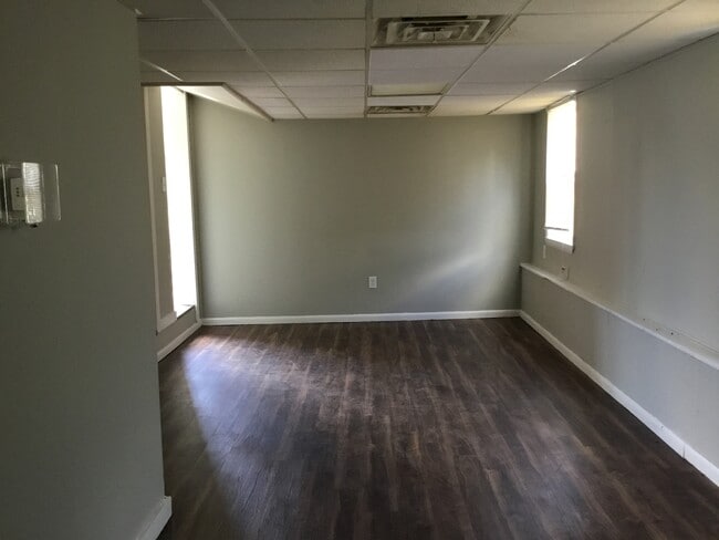 Building Photo - 621 S 19th St Unit 621 S 19th Street