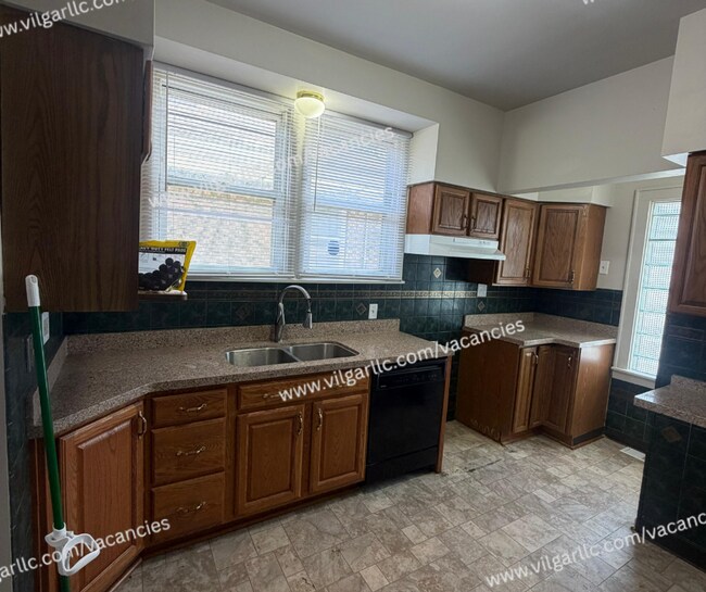 Building Photo - Newly Renovated  • 3 Bedrooms • 2 Bathroom  • 2 story Home