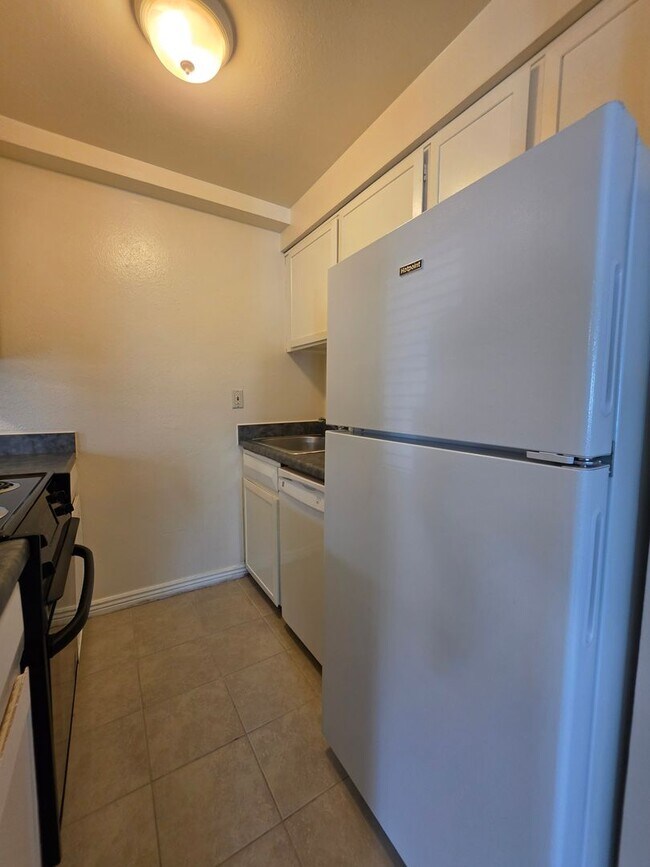 4955 Moorhead Ave Unidad A