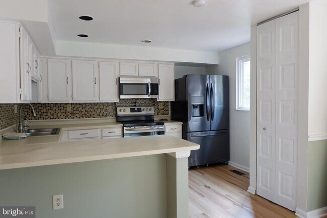 8284 Mary Lee Ln