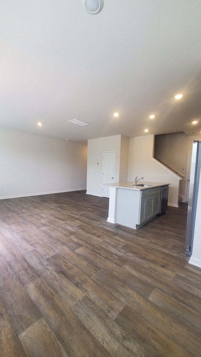 Photo - 1124 Broholmer Ln