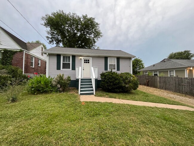 Cozy Cottage in West Nashville, Walk to Ch... - Cozy Cottage in West Nashville, Walk to Ch... Casa