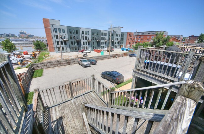 Photo - Lafayette Square Condo for Rent