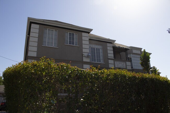 Photo - 5520 W Olympic Blvd Unidad 5520