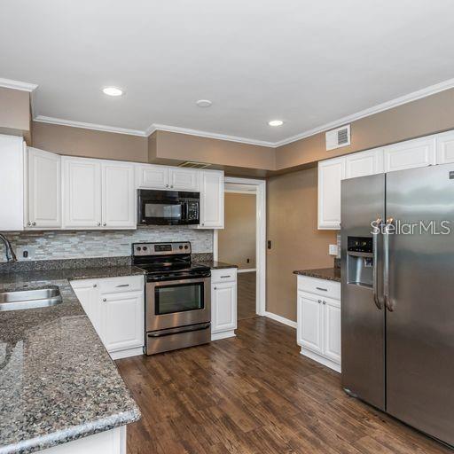 Photo - 2608 Oakwood Dr