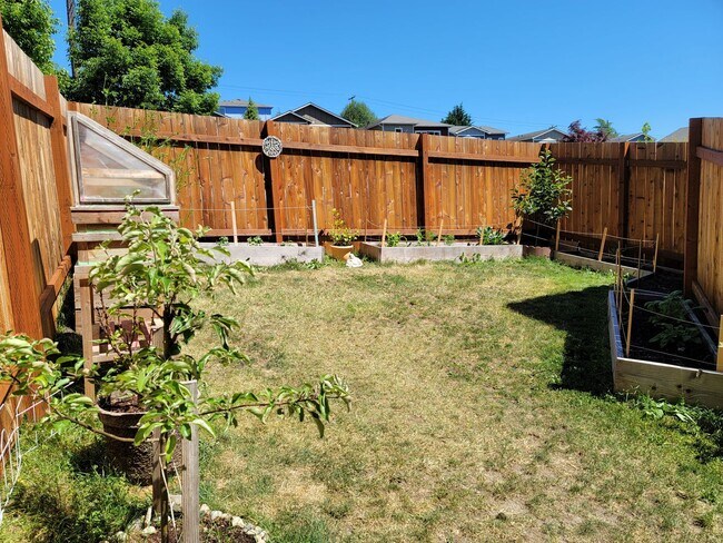 Photo - 4 Bedroom Home in Great Kingston Location!