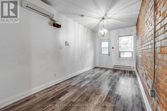 Photo - 421 Danforth Ave