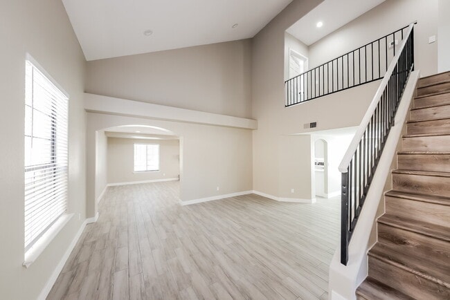 1626 E Villa Theresa Dr