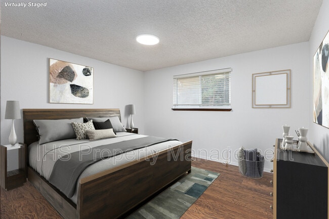 Photo - 905 W 33rd Ave