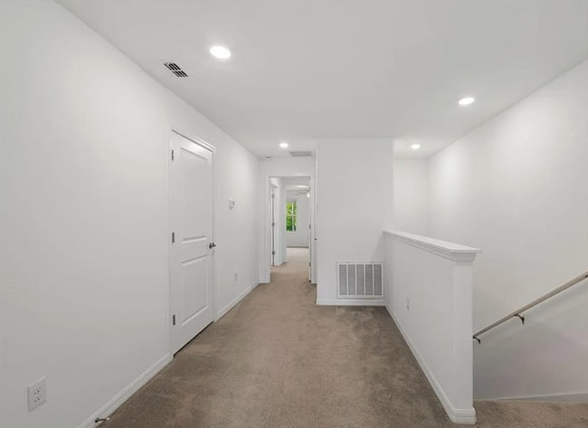 Photo - 5199 Forum Blvd