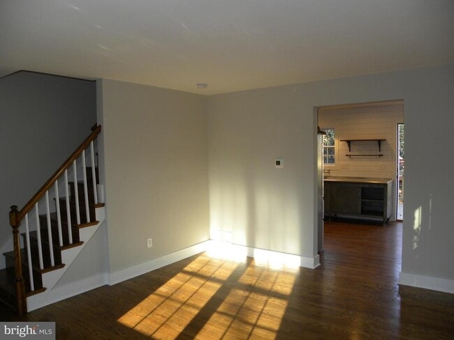Photo - 609 Ramsey St