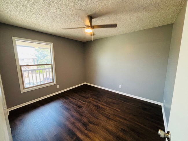 Photo - Par Lane Unidad 6732 W Par Ln #3