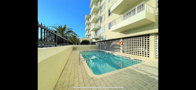 Photo - 2600 Collins Ave Unit 206