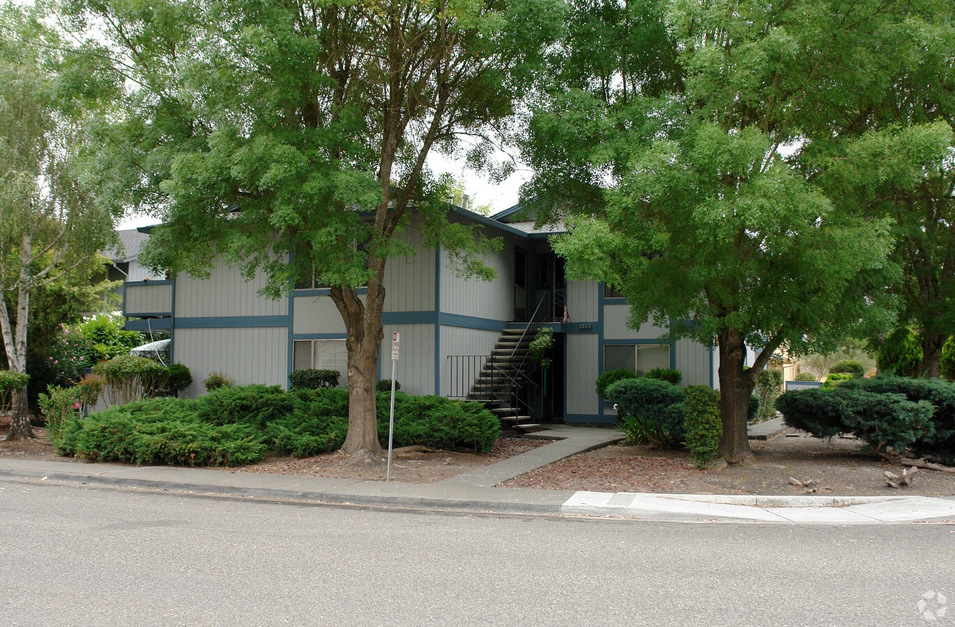 1013 Civic Center - 1013 Civic Center