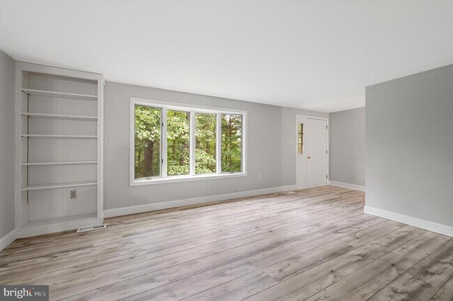 Photo - 813 Leeds Manor Ln