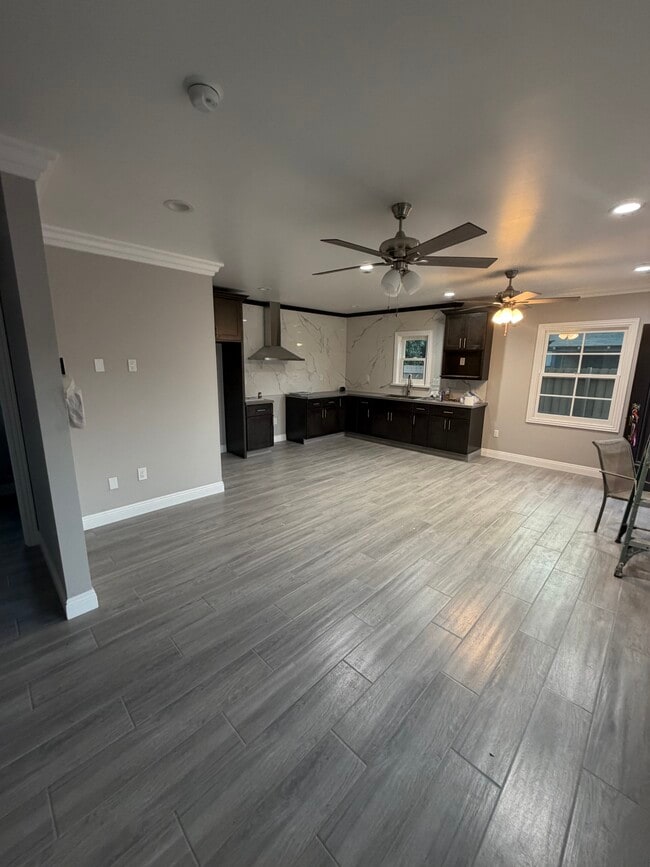 Building Photo - 848 Boston Pl