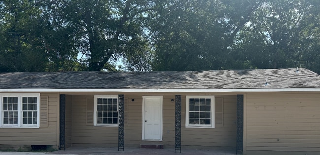 Building Photo - 609 Mell Ave