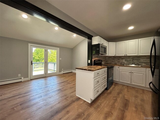 32 Reimer Ave