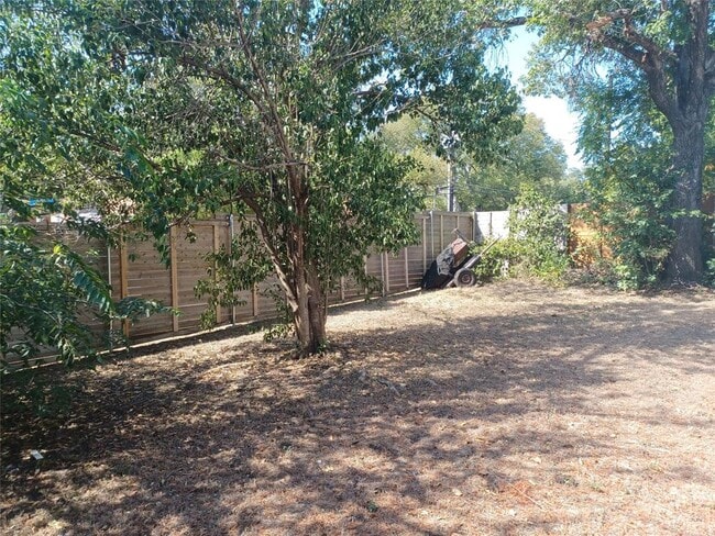 Photo - 2808 Windsor Rd
