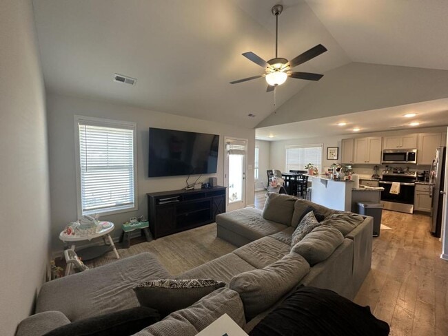 Photo - 278 Guard Ln