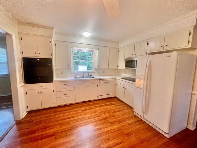 Photo - 4 BR, 1 car garage, Very desirable Pine Valley Community and Schools! Fenced yard! Hard wood floo...