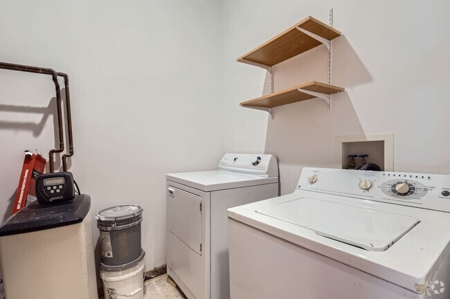 Building Photo - Great Maple Grove Location Rental