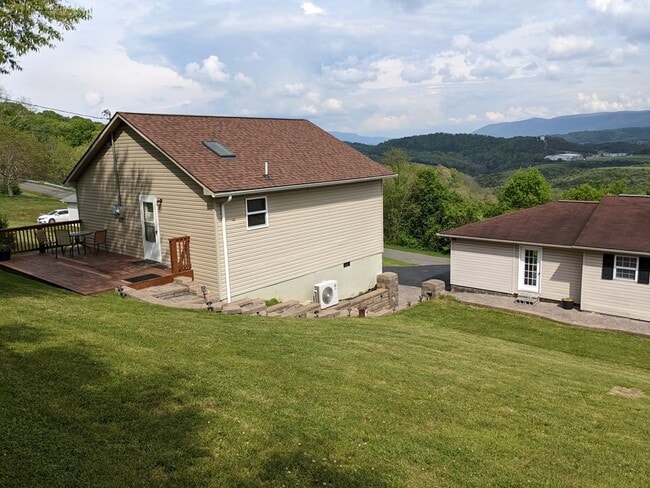 Photo - 357 Fincastle Estates