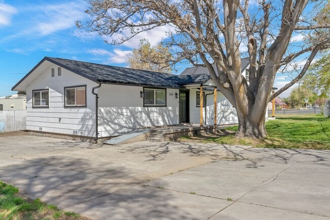 399 Pacific Dr