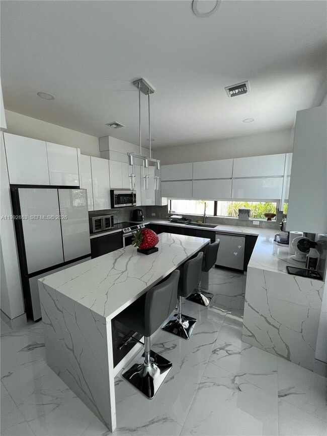 Photo - 2342 McKinley St