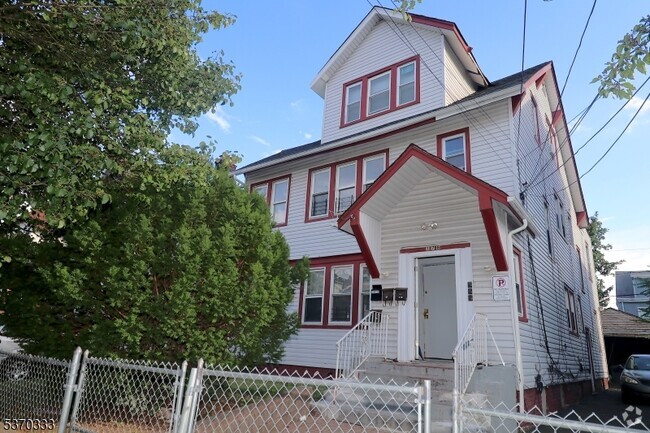 Building Photo - 176 Shephard Ave Unit 2 Rental